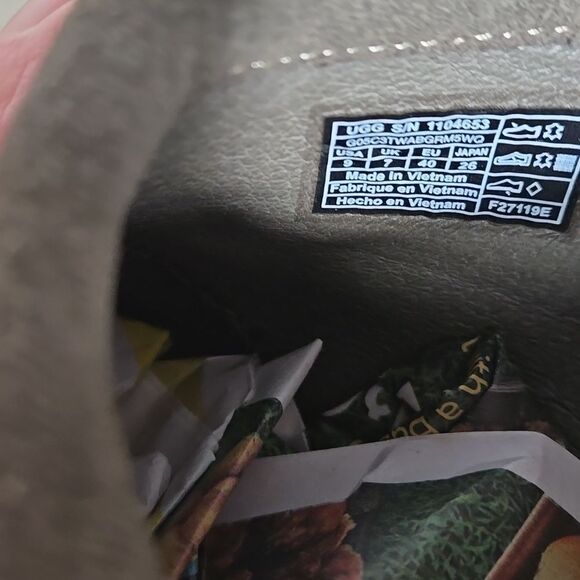 Ugg Suede Gray Foldover Mocassin Boots - Picture 8 of 8